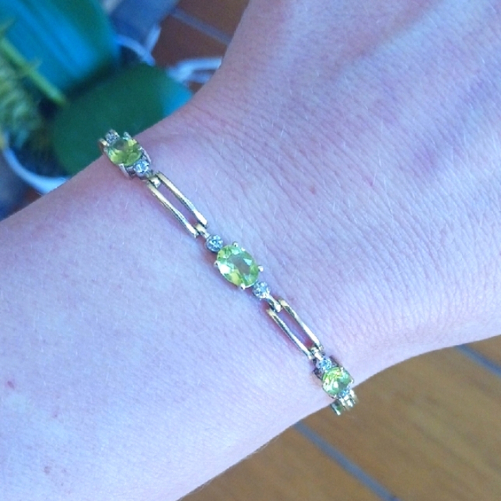 10k Yellow Gold, Diamond, Peridot Women's Tennis Bracelet 7" - Picture 10 of 11